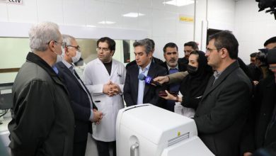 عکس از وعده وزیر بهداشت مبنی بر ضرورت ساخت دانشکدە داروسازی در کردستان